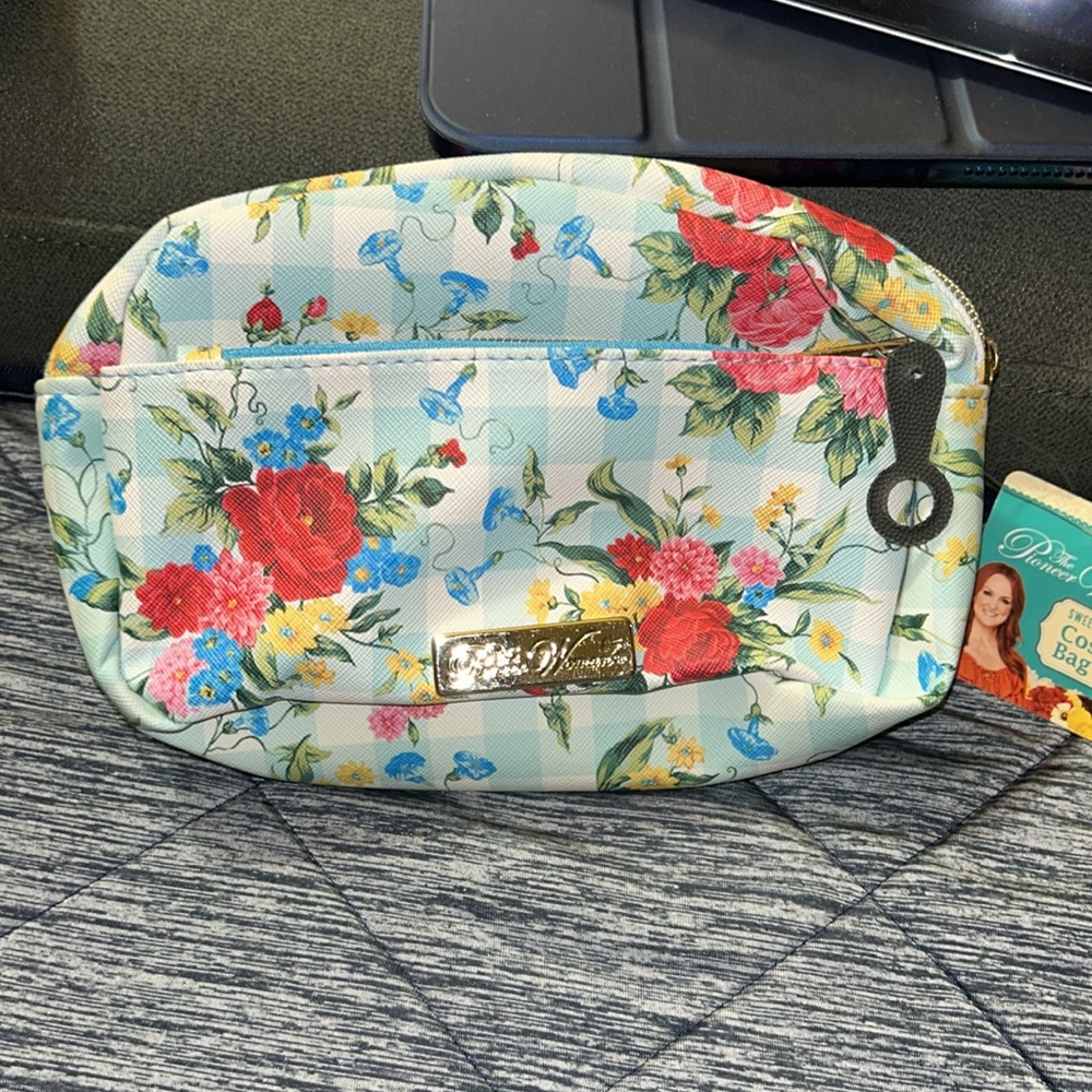 NWT Pioneer Woman Floral Sweet Rose Cosmetic bag - Picture 10 of 10